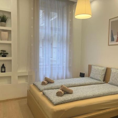 Szechenyi Renovated 2Br At Danube River Budapest Exterior photo