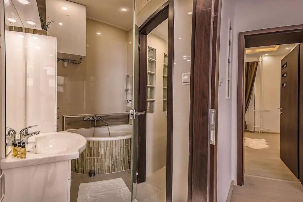 Szechenyi Renovated 2Br At Danube River Budapest Exterior photo